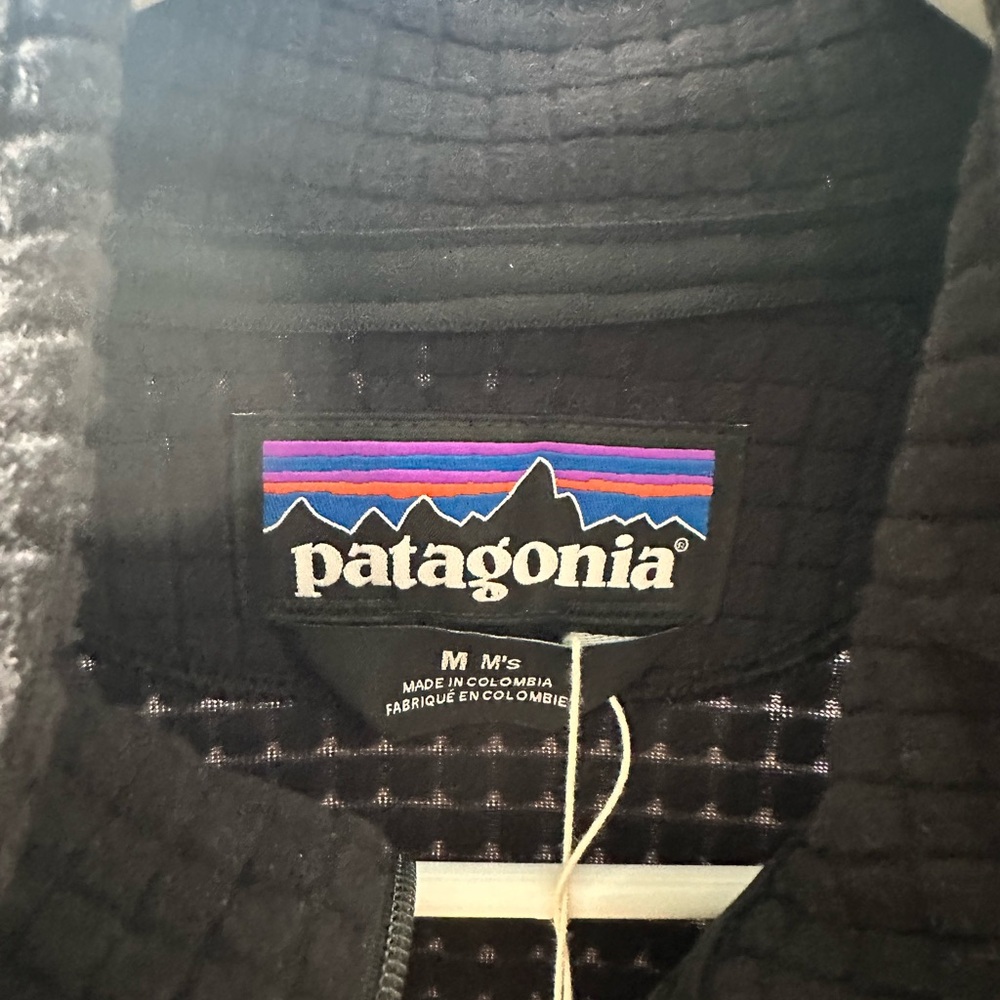 Patagonia R1 - Picture 4 of 5